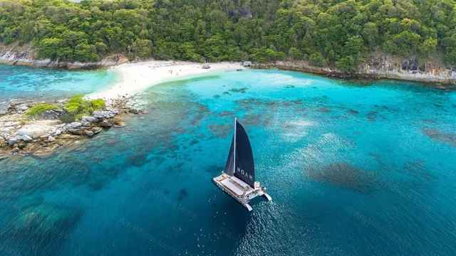 Hype Boat Club: crucero de lujo en catamarán y fiesta al atardecer sightseeing activity hero photo - Phuket travel experience